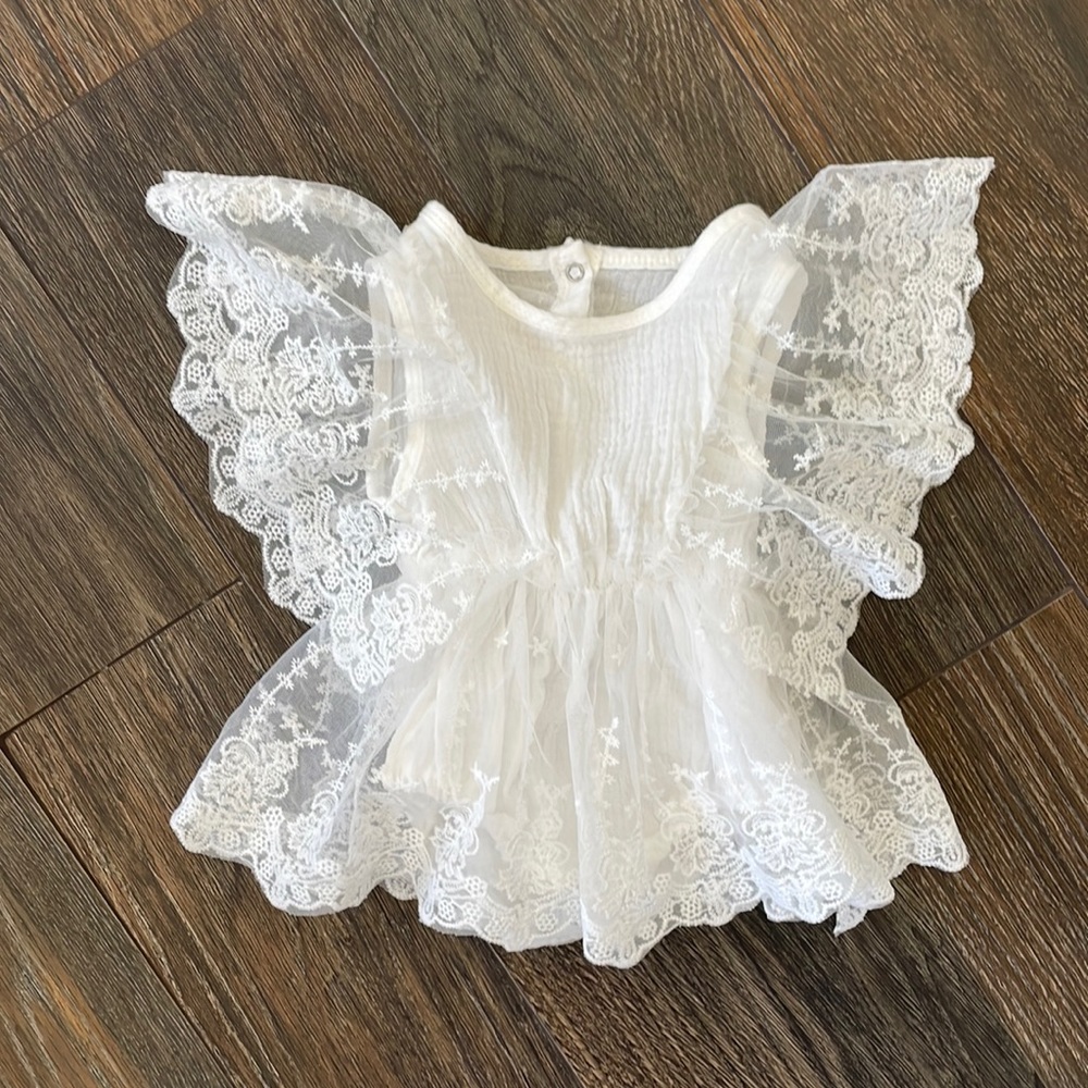 3-6 month lace body suit